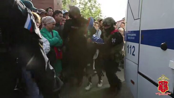 ����� 200 ��������� ���������� � ������ ������� ����� ����� � ����������