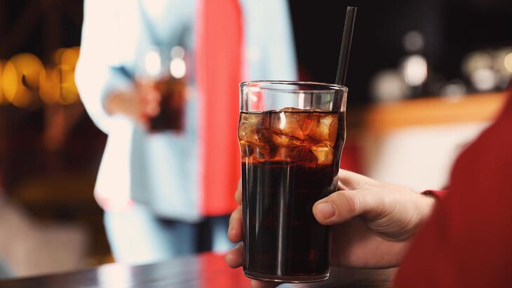 Coca-Cola �������� ���� ��������� � ������ ��-�� ����������� ���������� �������