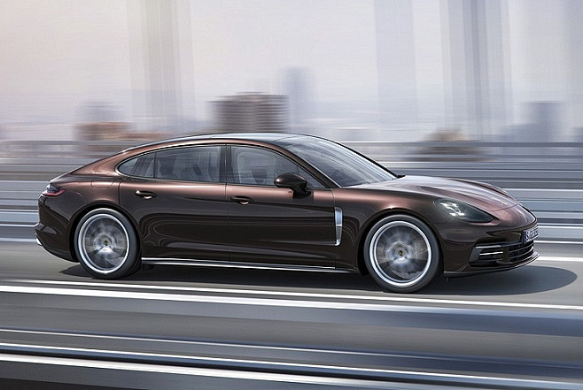     Porsche Panamera  - 