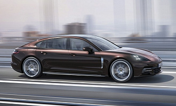     Porsche Panamera  - 