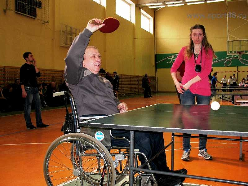 Организации занимающиеся инвалидами. Спорт для людей с ограниченными возможностями. Инвалиды занимаются спортом. Настольный теннис для инвалидов. Спортивные игры для инвалидов.