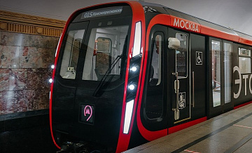 Ещё три девушки-машиниста начали управлять поездами на Некрасовской линии метро