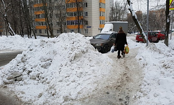 Дворники-гастарбайтеры пригрозили убить жителя Печатников за снимок плохо убранного снега