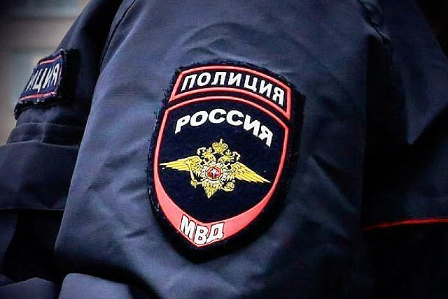 Полиция оцепила территорию вокруг грузовика на юго-востоке Москвы из-за предмета, похожего на гранату